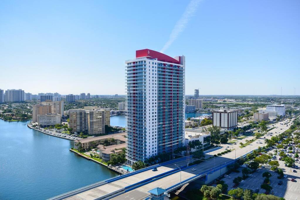 Awesome 2Br Condo Beachwalk Resort Hallandale Beach Exteriér fotografie
