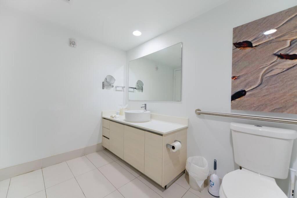 Awesome 2Br Condo Beachwalk Resort Hallandale Beach Exteriér fotografie
