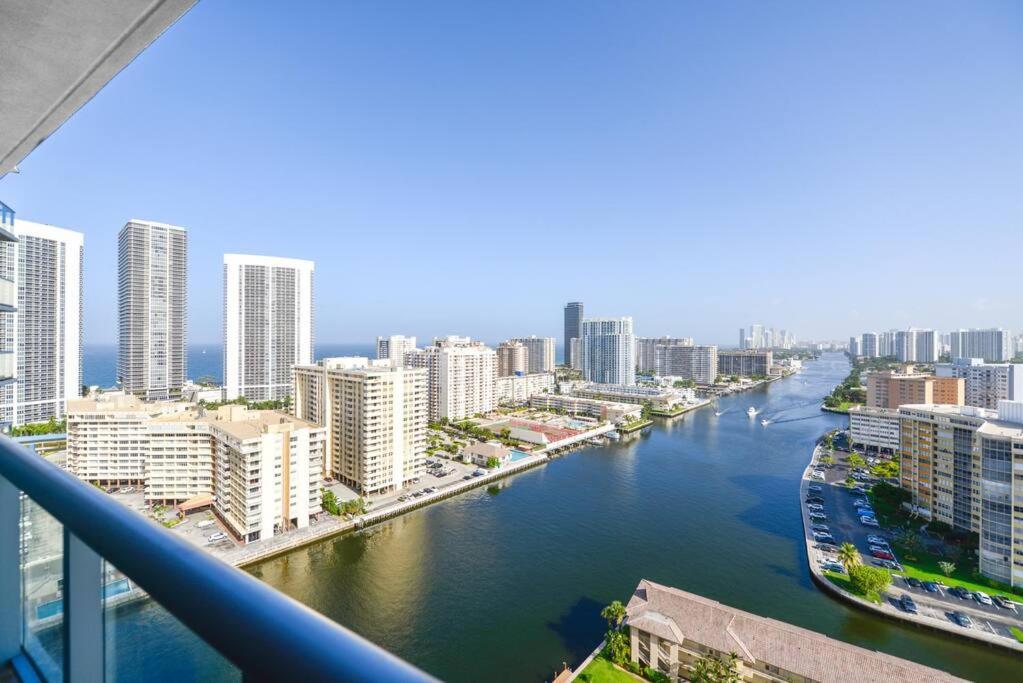Awesome 2Br Condo Beachwalk Resort Hallandale Beach Exteriér fotografie
